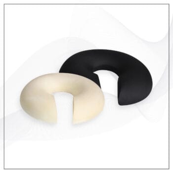 UN COUSSIN ROND PÉRCÉ